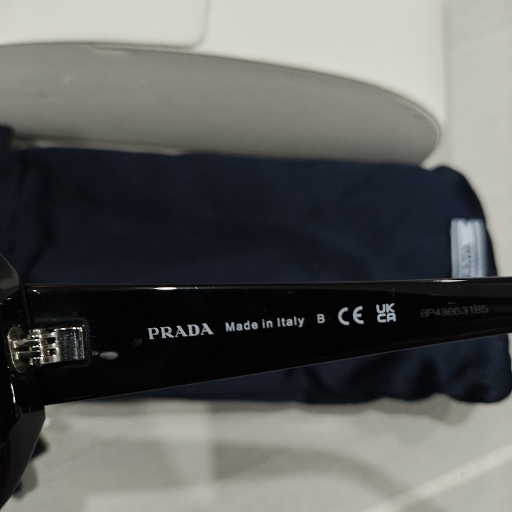 Black prada sunglasses - Picture 5 of 6